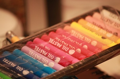 Plakat wydarzenia:  Dorośli w Okienku: Okolice malarstwa - Pastel olejna  